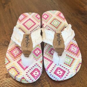 Gypsy Jazz Pink Geometric Flip Flops size 8